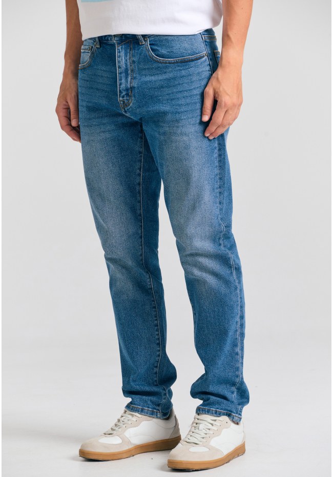Slim tapered fit τζιν παντελόνι με ελαφρύ ξεθώριασμα