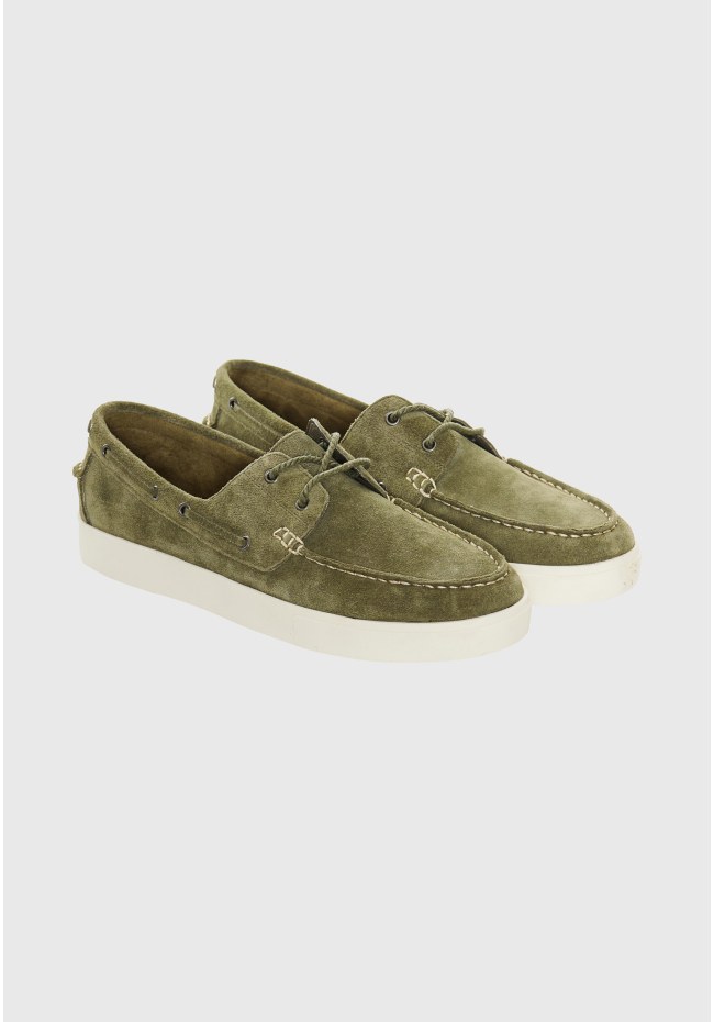 Men's boat shoes