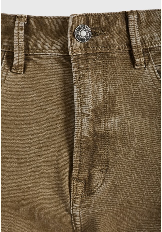 Relaxed tapered fit garment dyed jeans