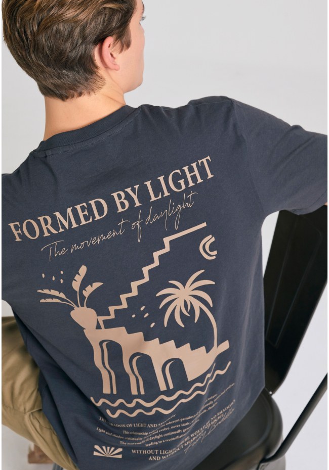 Relaxed fit t-shirt με ethnic look τύπωμα