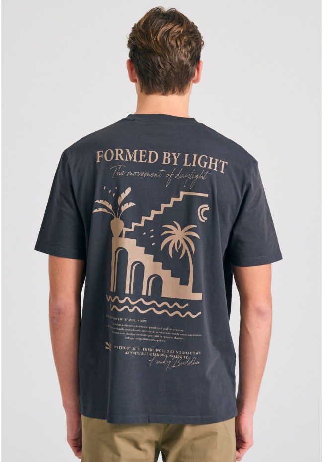 Relaxed fit t-shirt με ethnic look τύπωμα