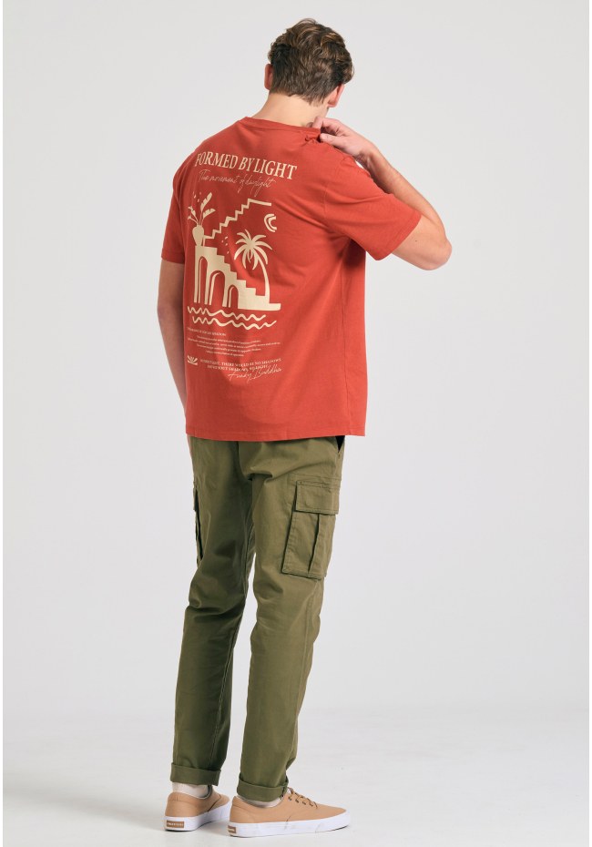 Relaxed fit t-shirt με ethnic look τύπωμα