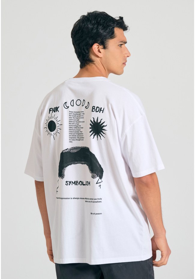 Oversized t-shirt με γραφικό τύπωμα στην πλάτη