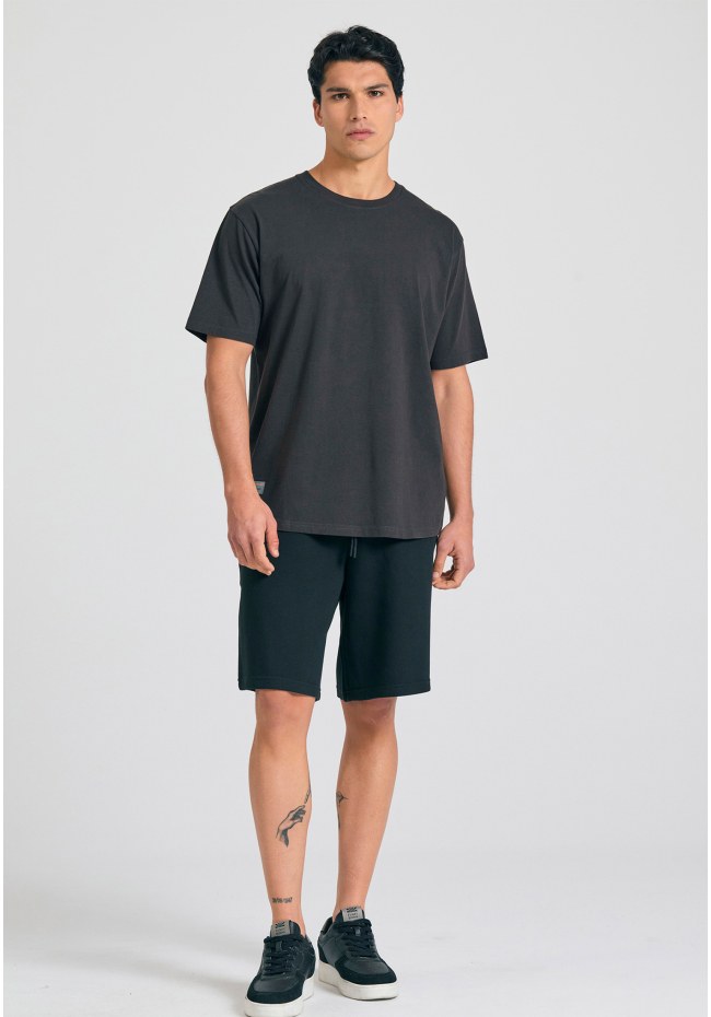 Relaxed fit t-shirt με graphic τύπωμα στην πλάτη