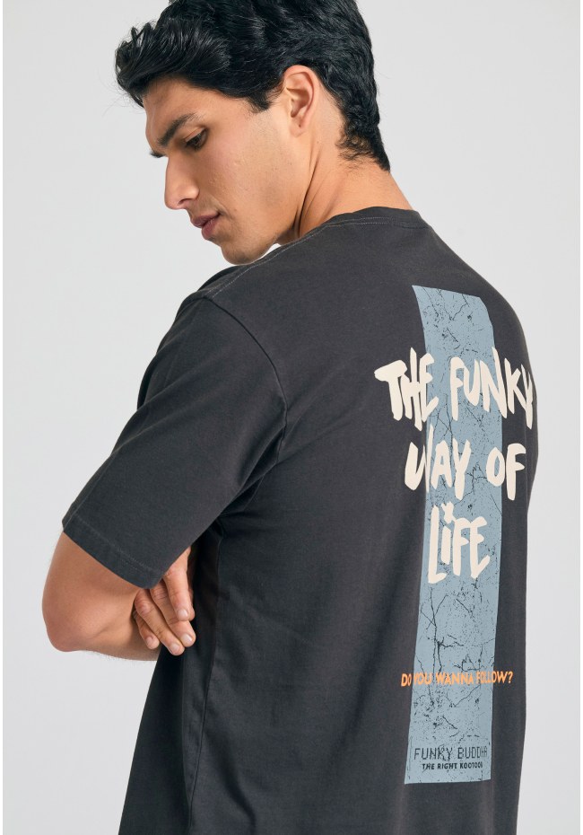 Relaxed fit t-shirt με graphic τύπωμα στην πλάτη