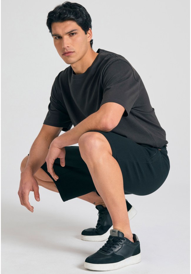 Relaxed fit t-shirt με graphic τύπωμα στην πλάτη