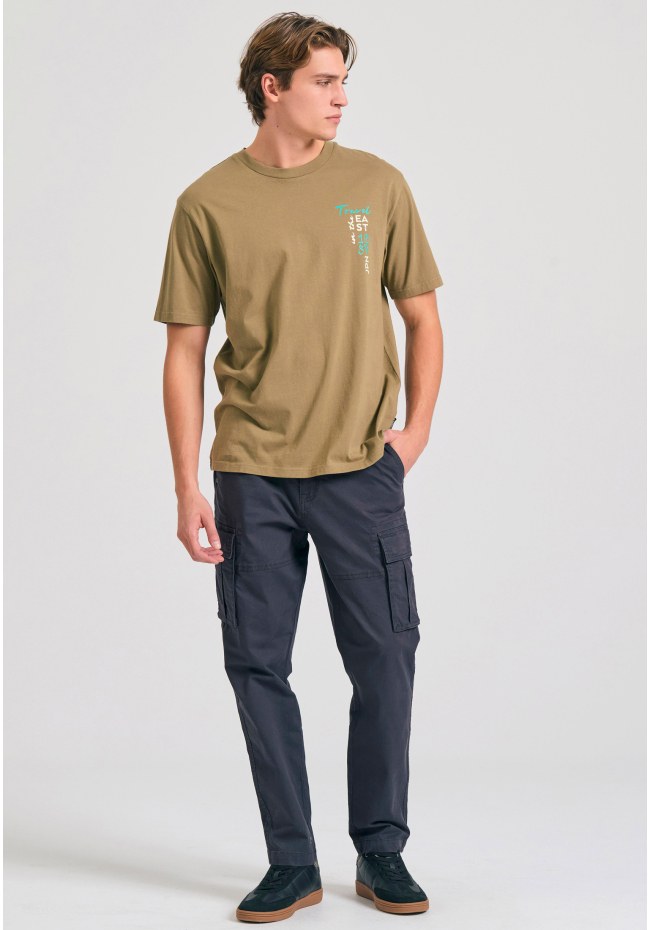 Relaxed fit με graphic τύπωμα στην πλάτη