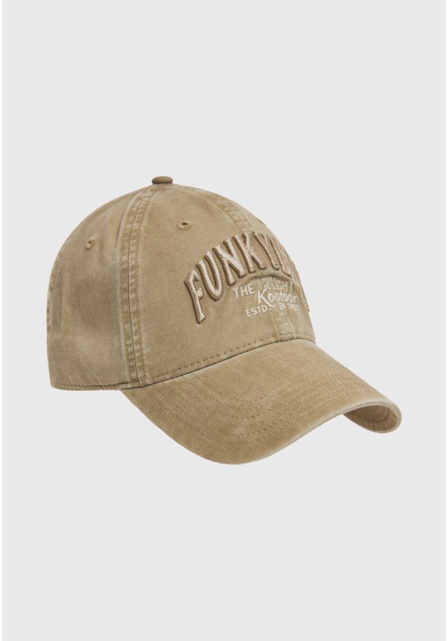 Men's cap with branded embroidery