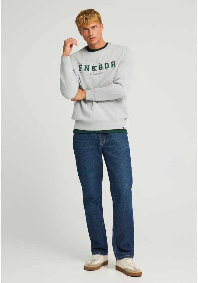 Relaxed fit φούτερ με κέντημα στο στήθος
