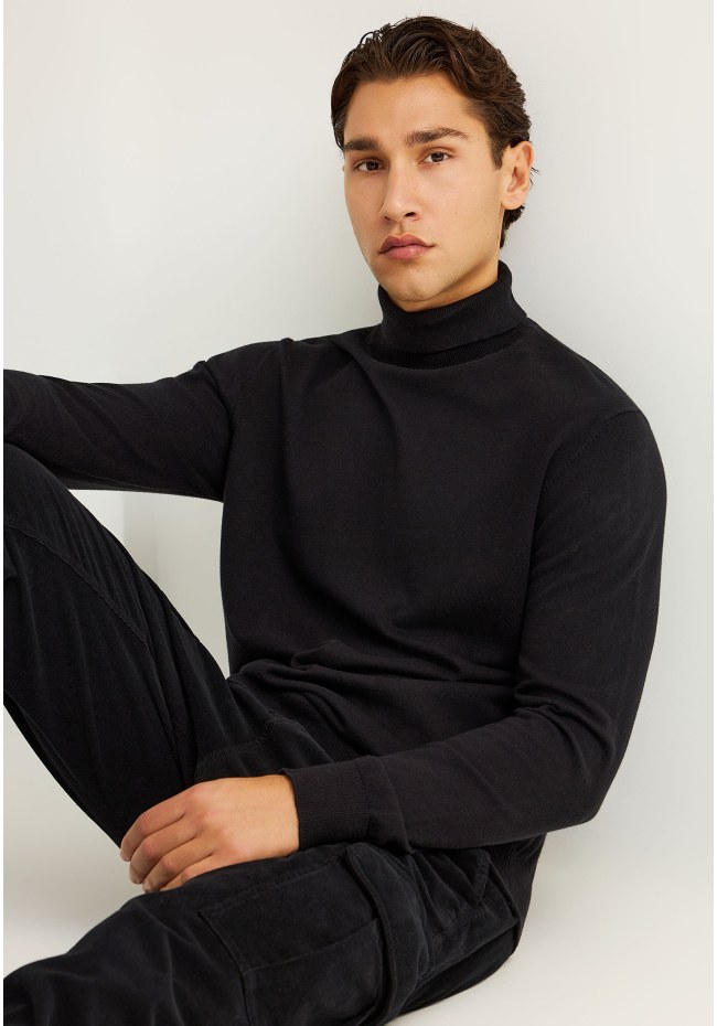 Men's knitted turtleneck sweater