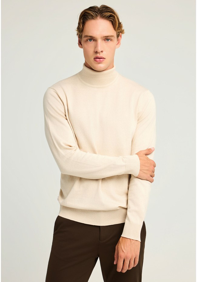 Men's knitted turtleneck sweater