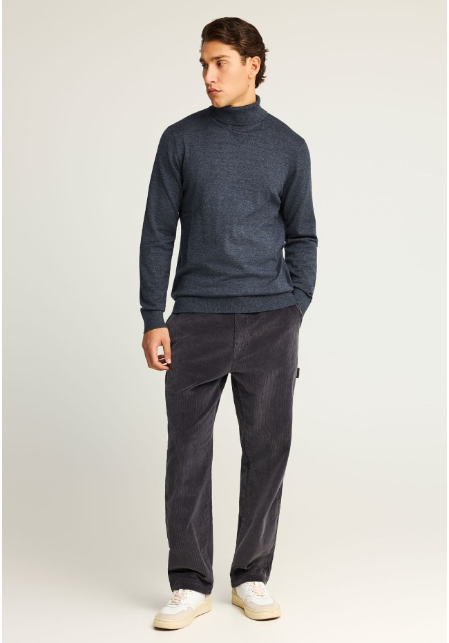 Men's knitted turtleneck sweater