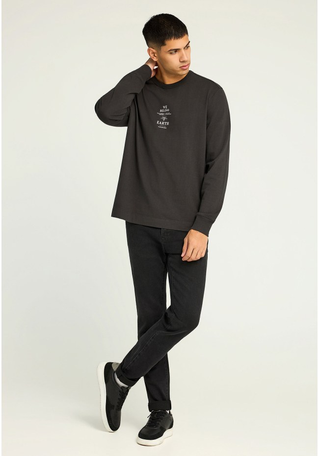 Long-sleeve T-shirt with chest print