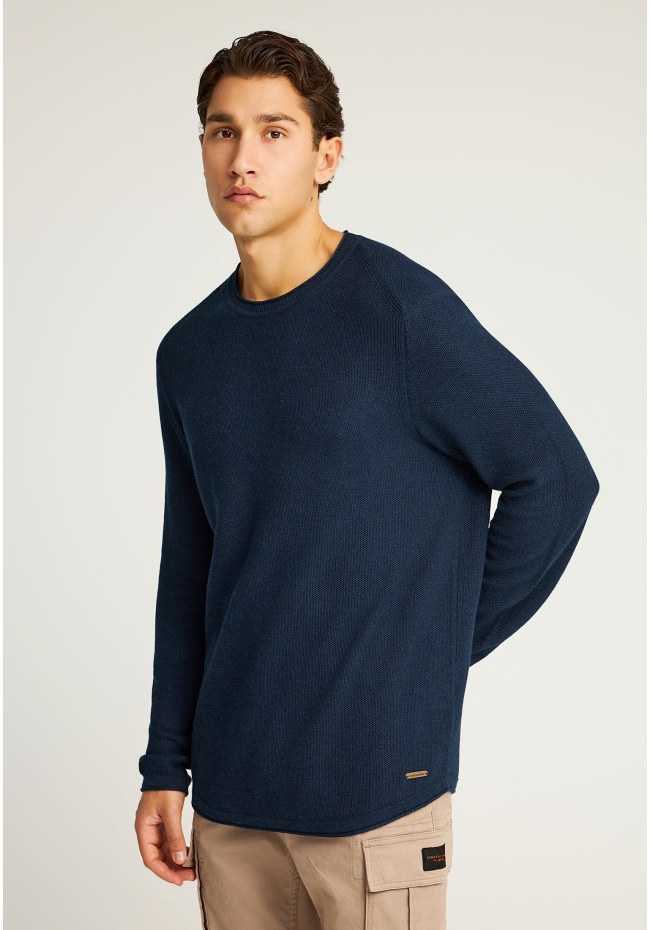 Ανδρική μονόχρωμη πλεκτή μπλούζα με λαιμόκοψη