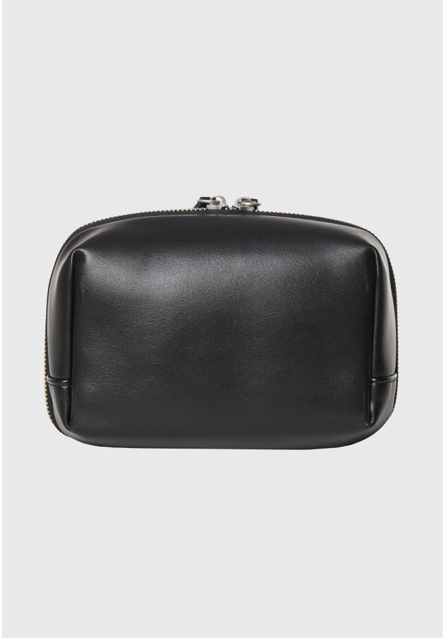 Men's toiletry bag with compartments