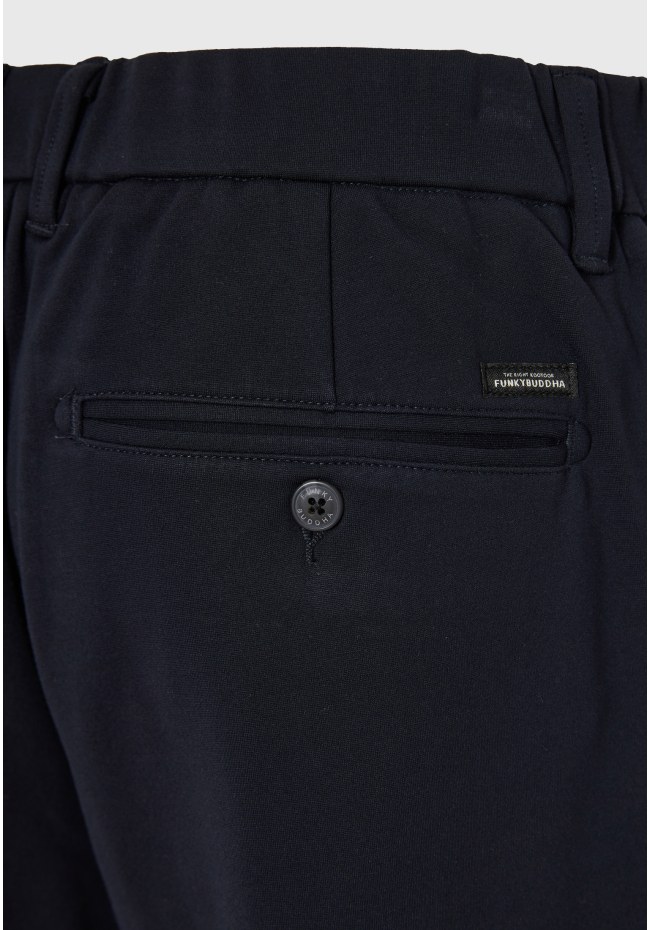 Ανδρικό chino παντελόνι σε tapered γραμμή