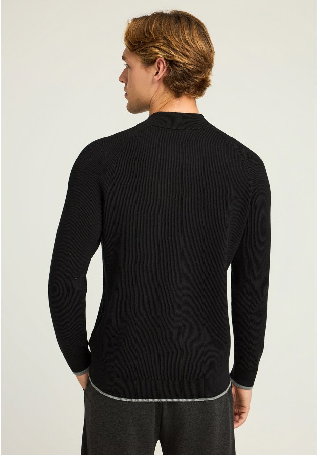 Men's knitted cotton mock neck sweater