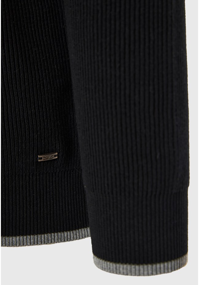 Men's knitted cotton mock neck sweater