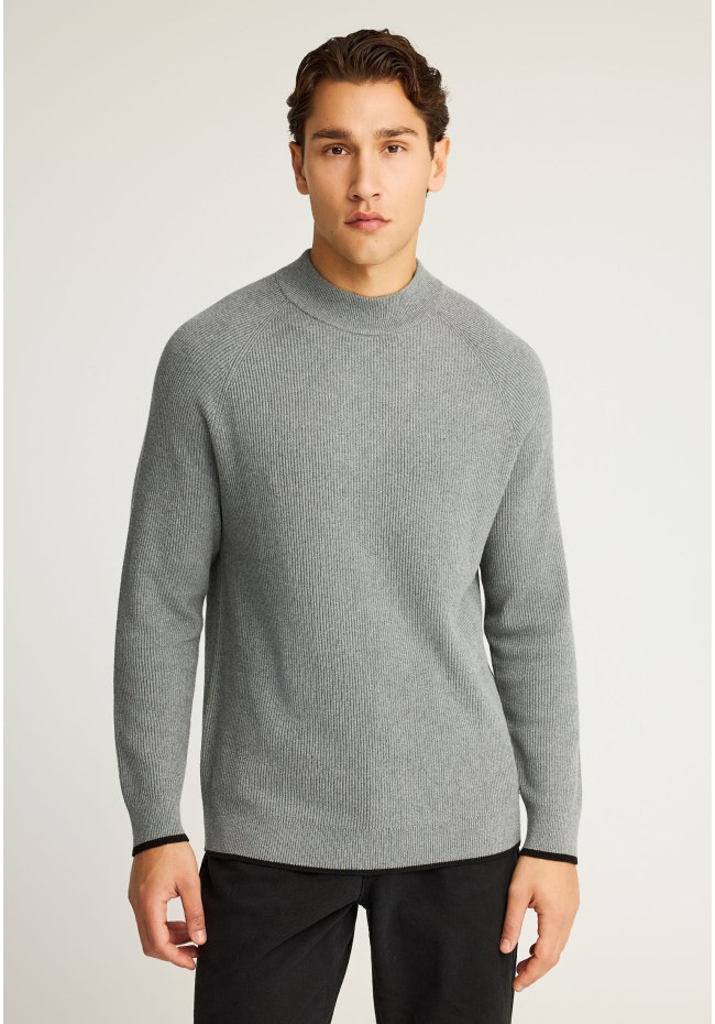 Men's knitted cotton mock neck sweater