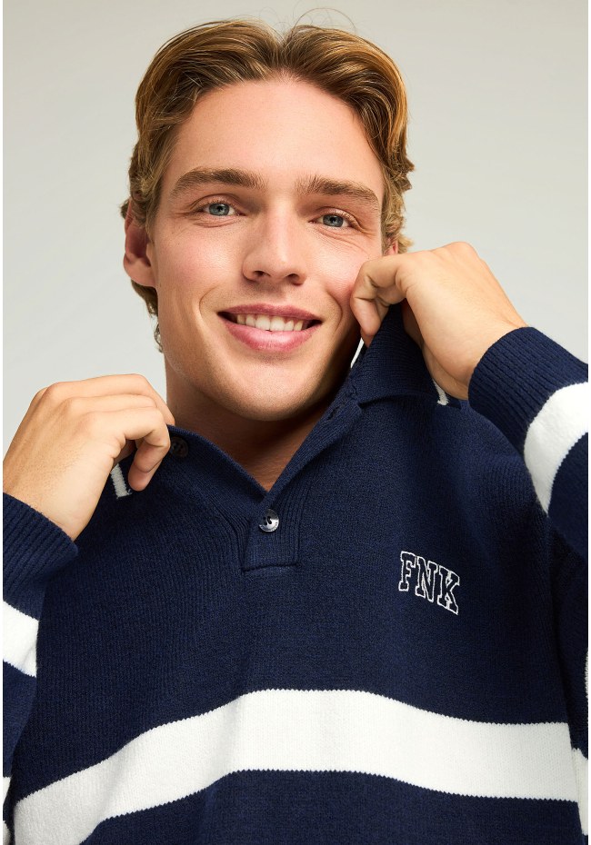 Men's striped knitted sweater with collar