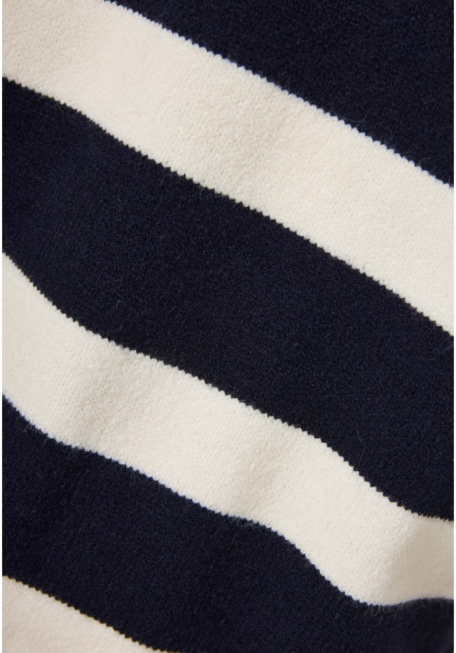 Men's striped knitted sweater with collar