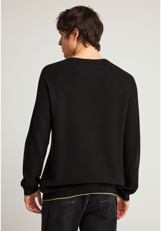 Men's crew neck sweater