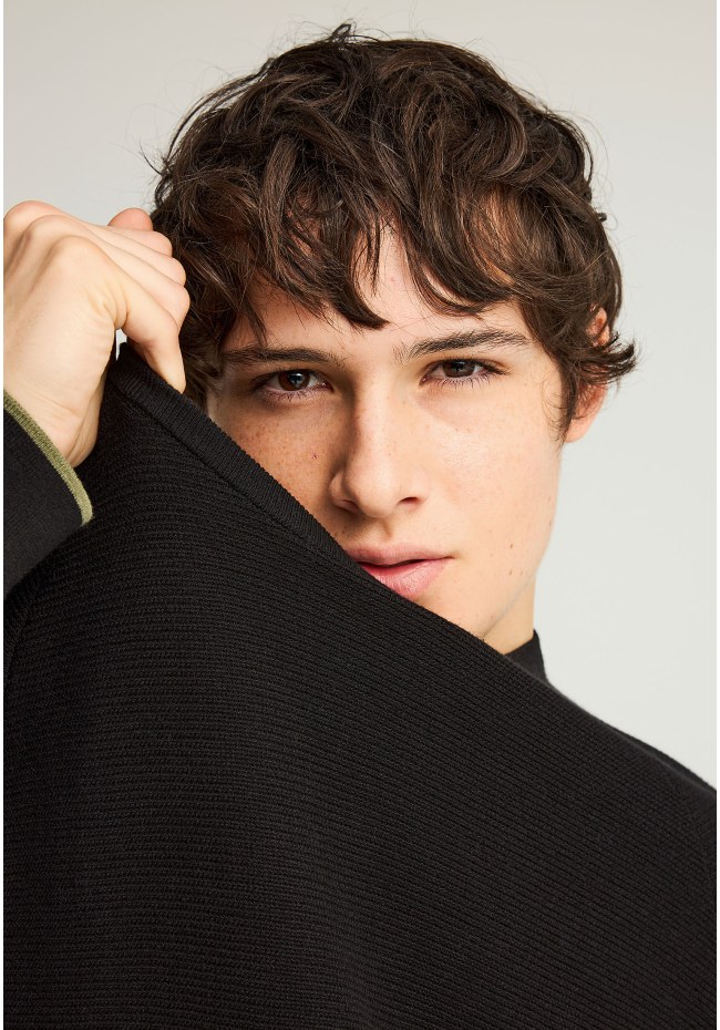 Men's crew neck sweater