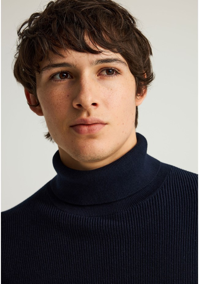 Men's knitted cotton turtleneck sweater