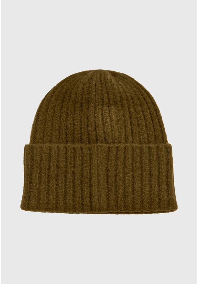 Cable knitted men's beanie
