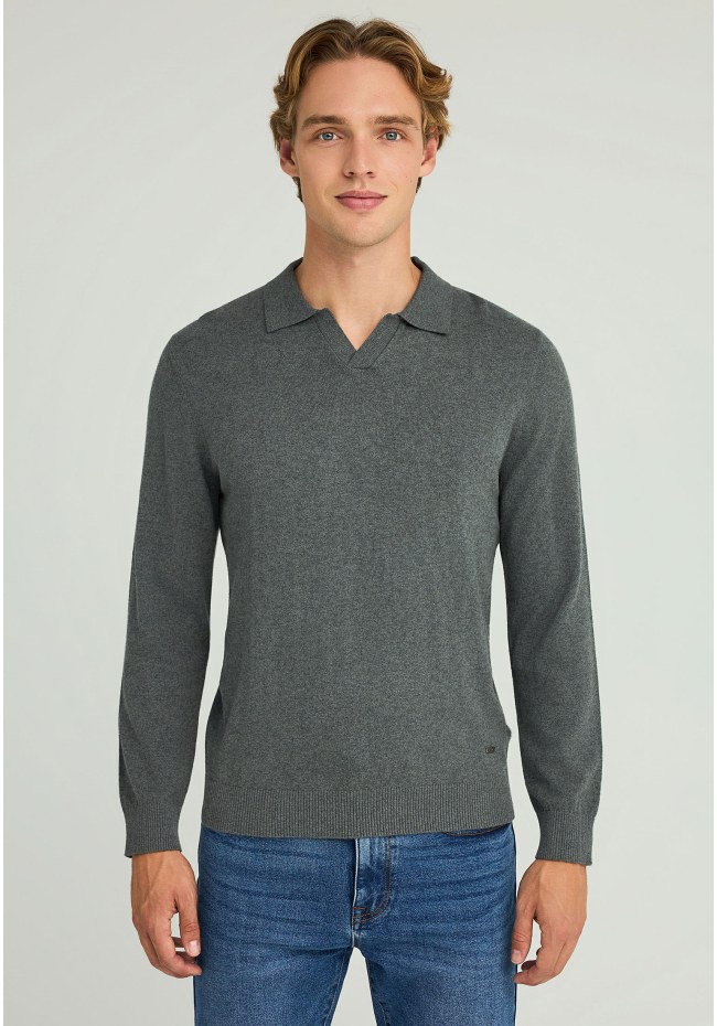 Men's knitted polo sweater