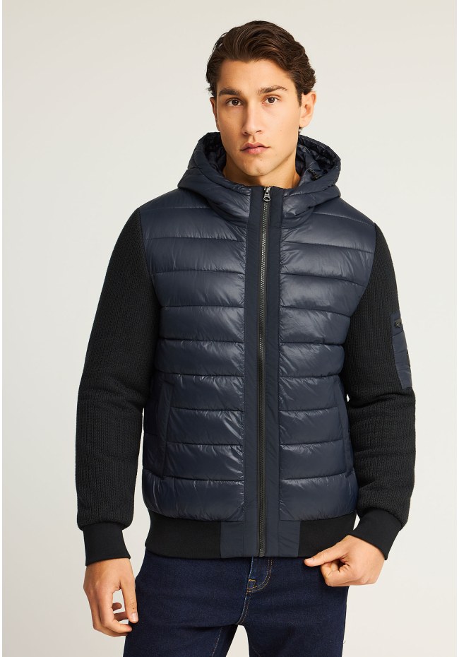 Ανδρικό puffer μπουφάν με κουκούλα και πλεκτά μανίκια