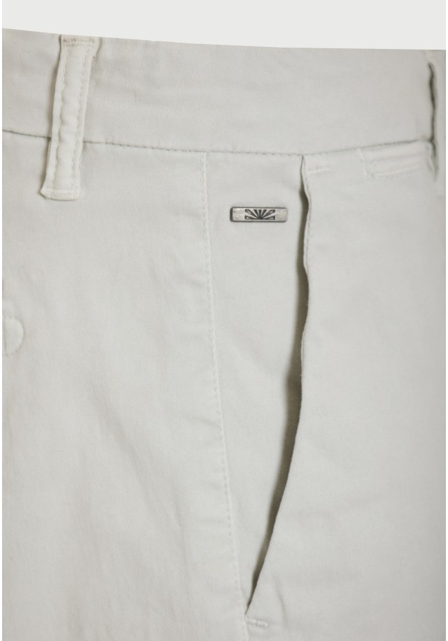 Ανδρική βερμούδα chino - The essentials