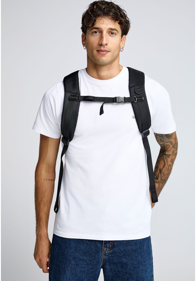 Men's versatile weekender backpack