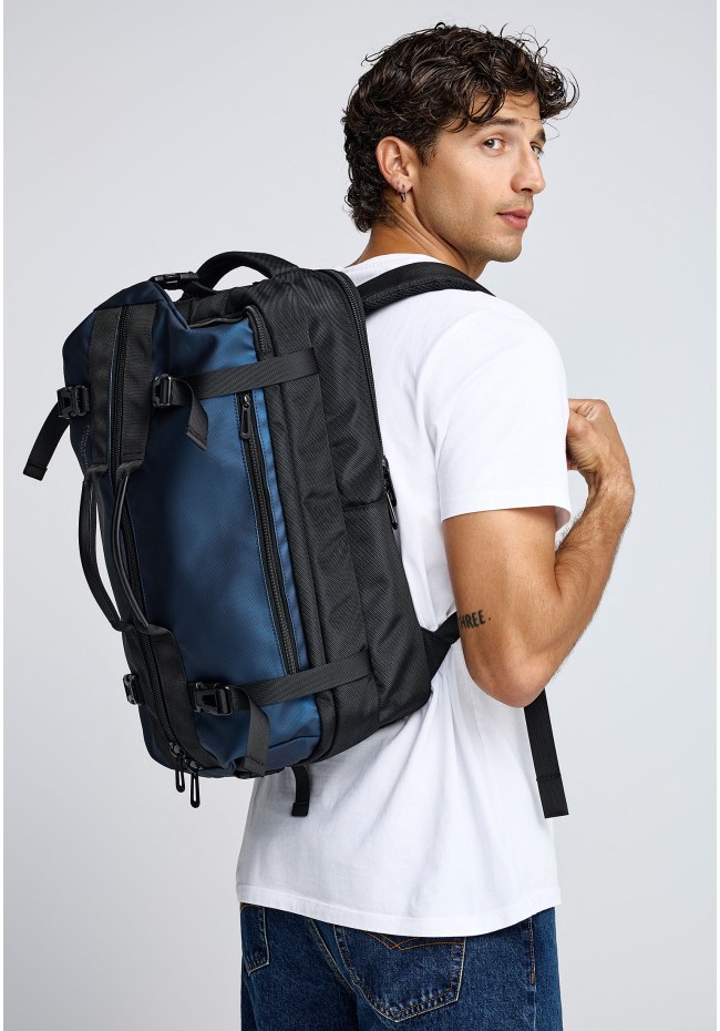 Men's versatile weekender backpack