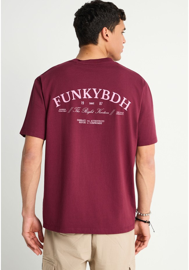 Ανδρικό relaxed t-shirt με τύπωμα στην πλάτη
