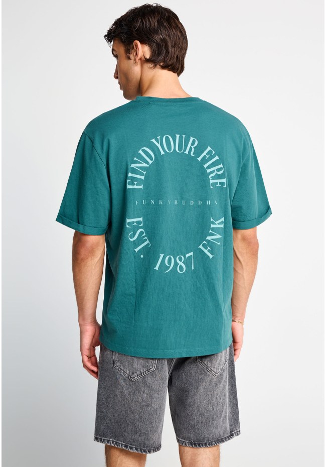 Ανδρικό relaxed t-shirt με τύπωμα στην πλάτη
