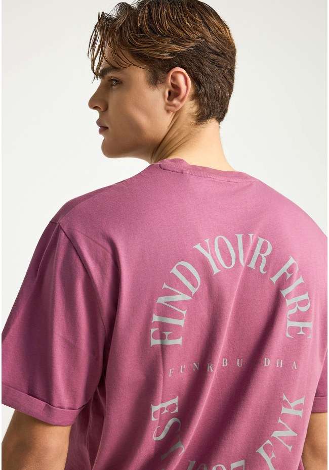 Ανδρικό relaxed t-shirt με τύπωμα στην πλάτη