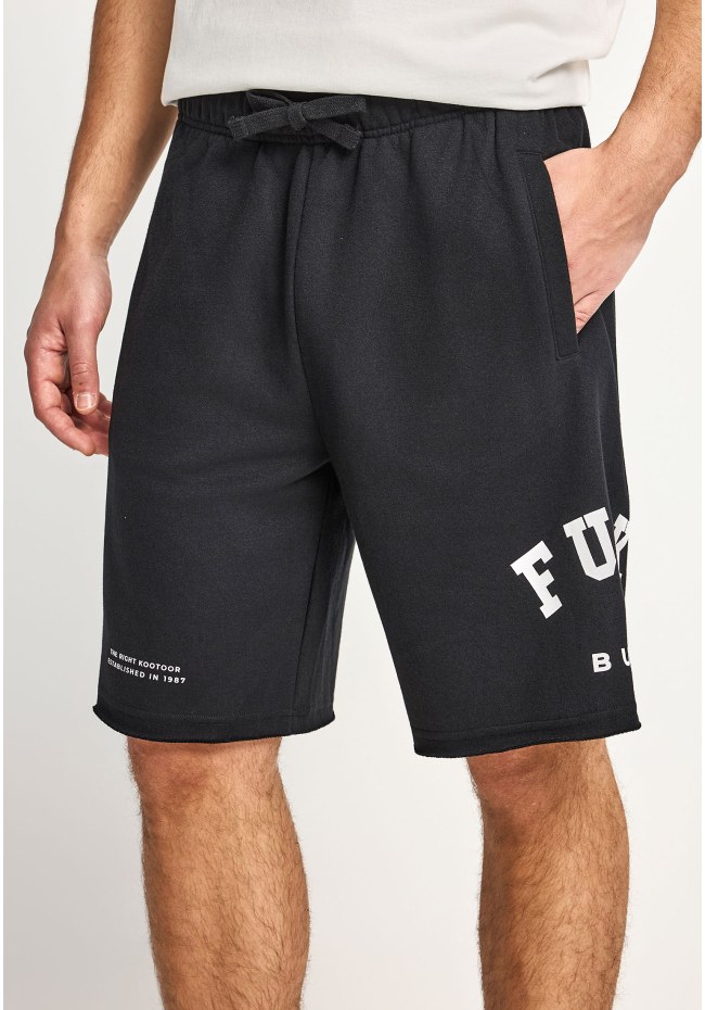 Ανδρική βερμούδα αθλητική με τυπωμένο logo