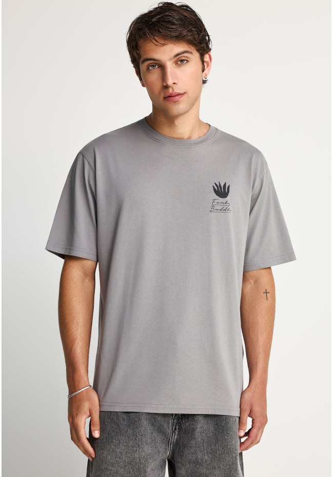 T-shirt με τύπωμα στην πλάτη