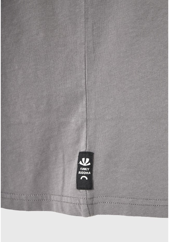 T-shirt με τύπωμα στην πλάτη