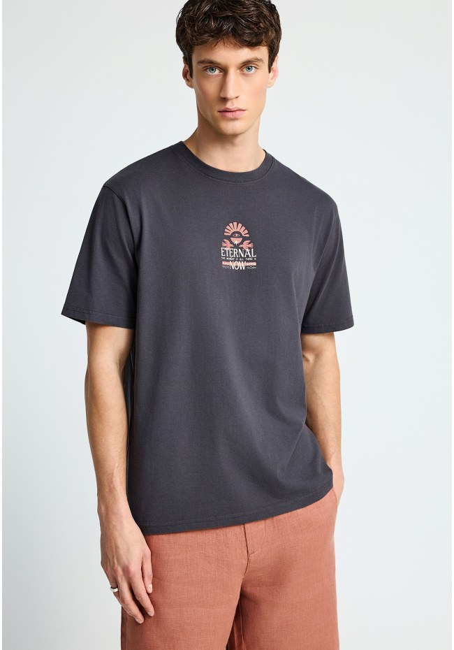 T-shirt με τύπωμα στην πλάτη