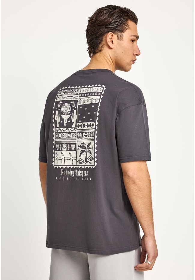Men's oversized t-shirt with print on the back