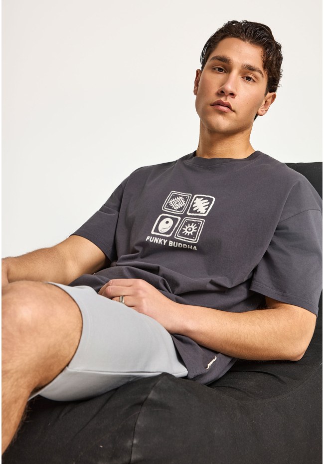 Men's oversized t-shirt with print on the back