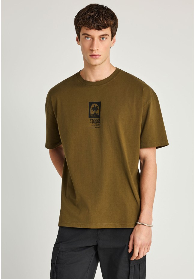 Ανδρικό oversized t-shirt με τύπωμα στην πλάτη