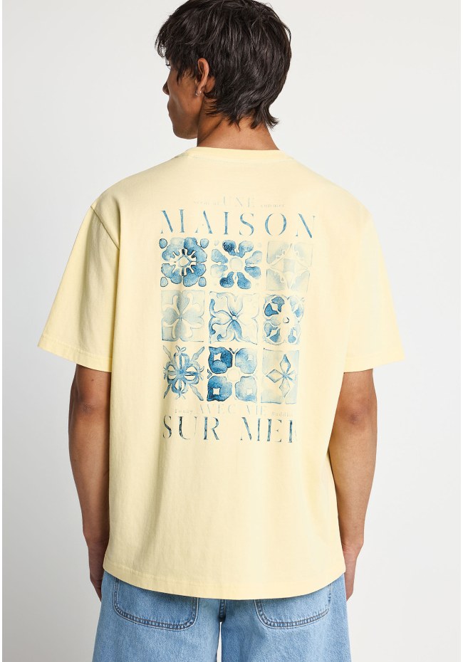 Ανδρικό t-shirt με τύπωμα στην πλάτη