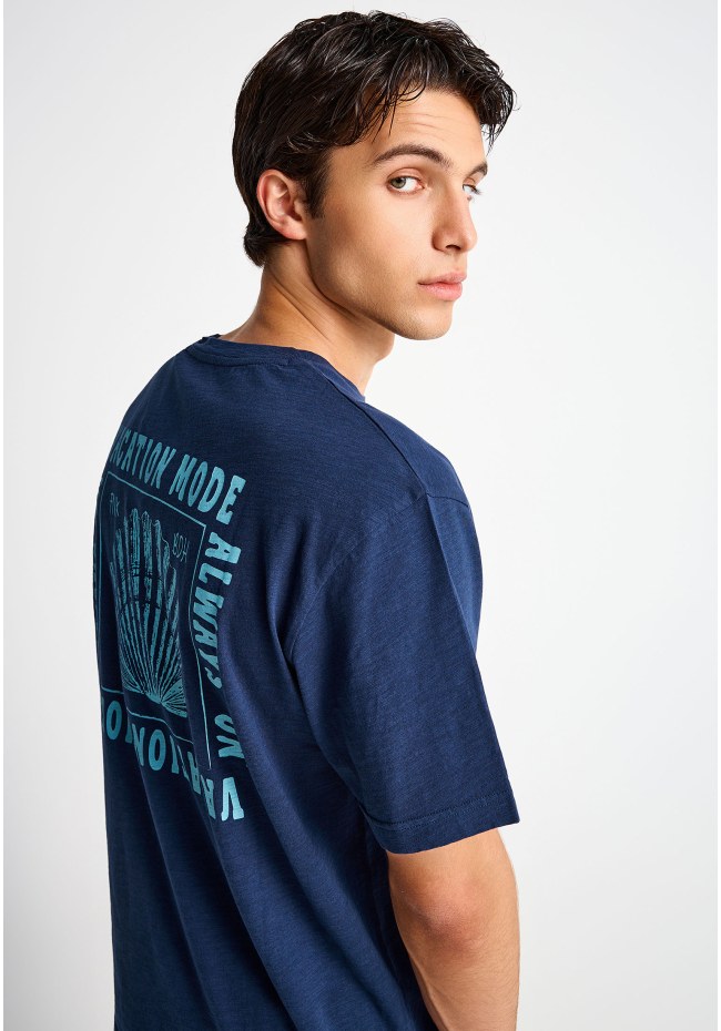 Men's cotton t-shirt with print on the back