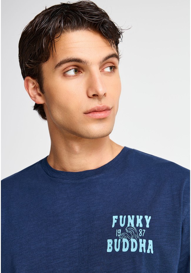 Men's cotton t-shirt with print on the back