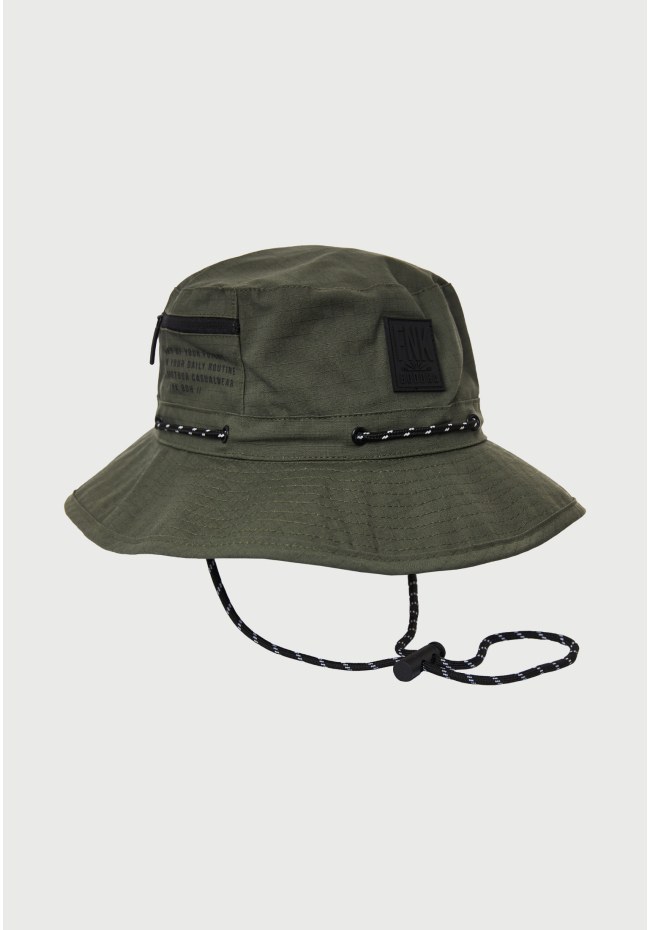 Men's patched cap