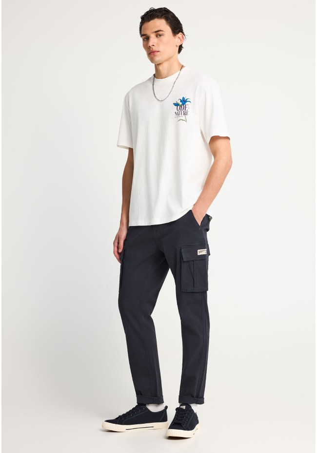 Ανδρικό relaxed t-shirt με τύπωμα στην πλάτη