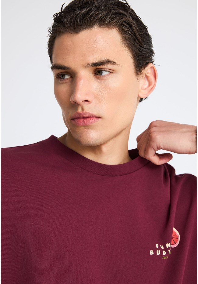 Ανδρικό relaxed t-shirt με τύπωμα στην πλάτη